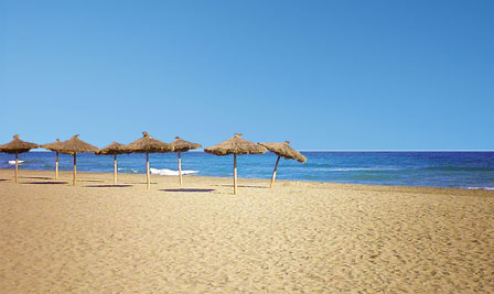 The view of El Playazo, the grand beach of the Almanzora, that stretches a total of 7 Km. down from the mouth of the Rio Almanzora, and Boca del Rio Beach in Villaricos, as far as the harbour town of Garrucha, which will be enjoyed by the occupiers of properties, built on the ten (10) building parcels available for sale at Playa Marqu?s.