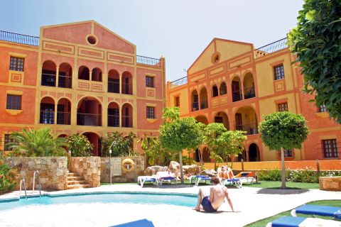 Desert Springs Resort rental apartments overlooking the Indiana course (1)