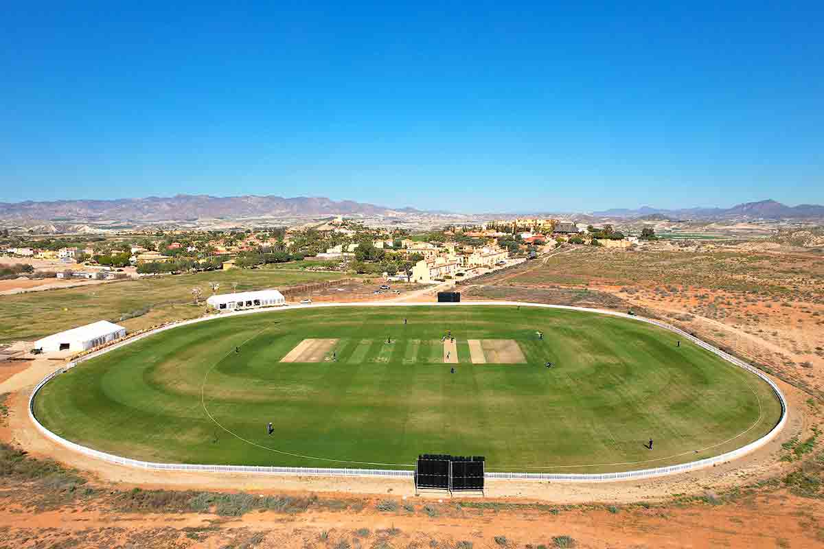 Derbyshire-County-Cricket-Club-'Slip-Catch'-Training-at-the-Desert-Springs-Cricket-Ground