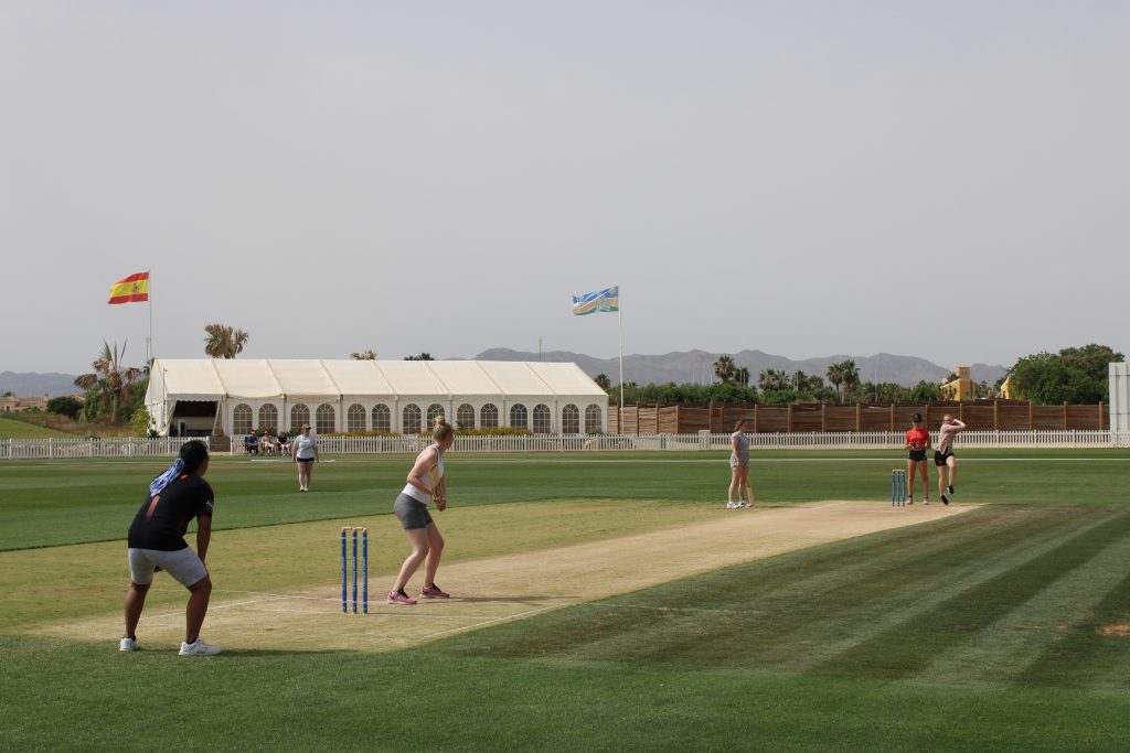 KEELE UNIVERSITY WOMEN'S CRICKET CLUB 'SOFT BALL' MATCH PLAY AT THE DESERT SPRINGS CRICKET GROUND